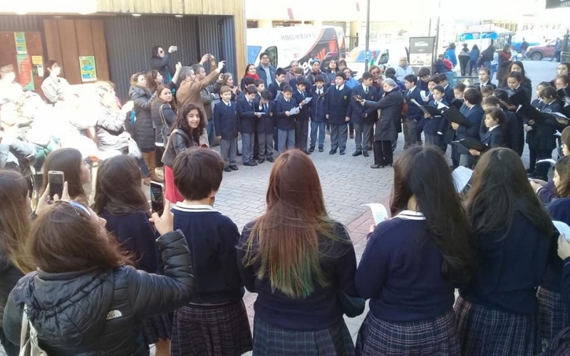 Coro de Voces Salesianas participa en las celebraciones del Día de la Música chilena