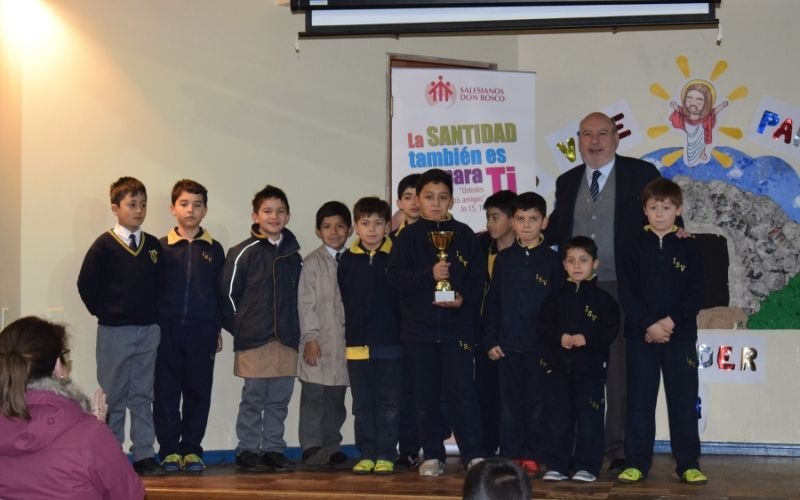 Fútbol S10 gana su primer Campeonato en Colegio San Luis de Alba