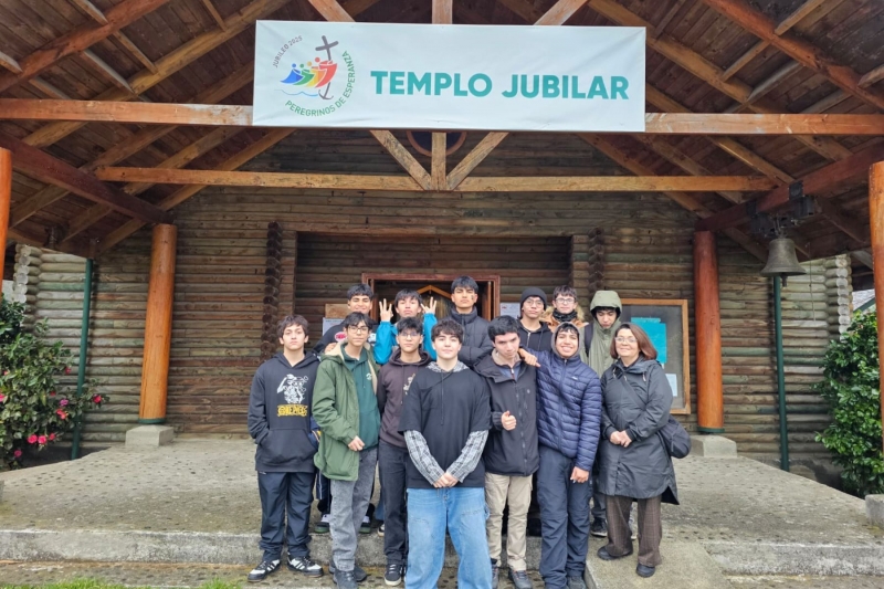 Estudiantes del ISV participaron en la Peregrinaci&oacute;n Juvenil a Llif&eacute;n
