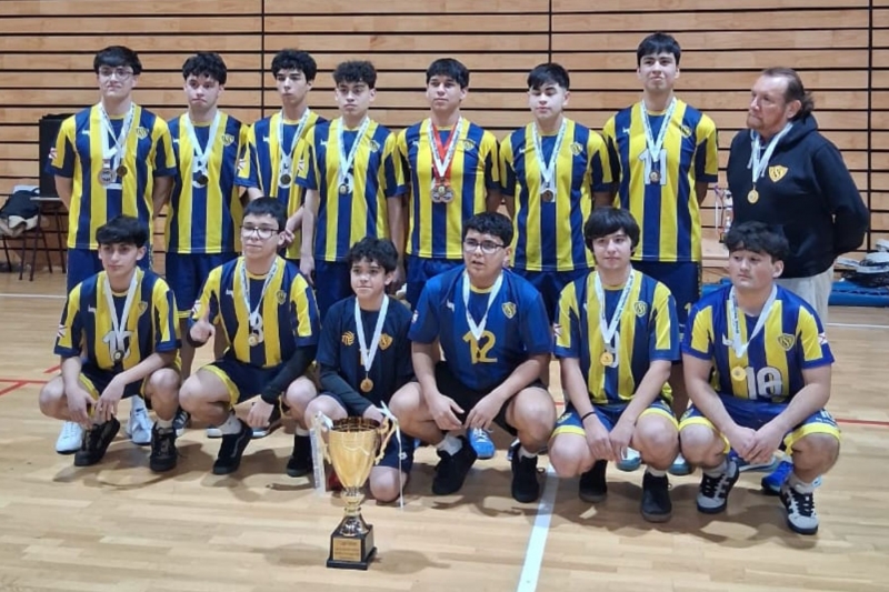 &iexcl;Orgullo Salesiano!: Selecci&oacute;n de Voleibol del ISV se corona Campe&oacute;n Regional de Los R&iacute;os en la Liga Interregional