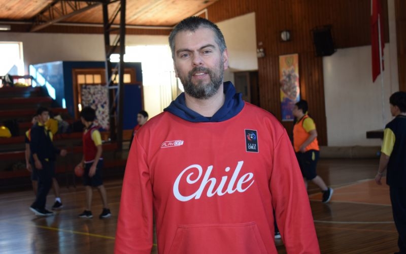 Prof. Carlos Zu&ntilde;iga es llamado como Entrenador asistente de la Selecci&oacute;n Chilena de Basket 2023