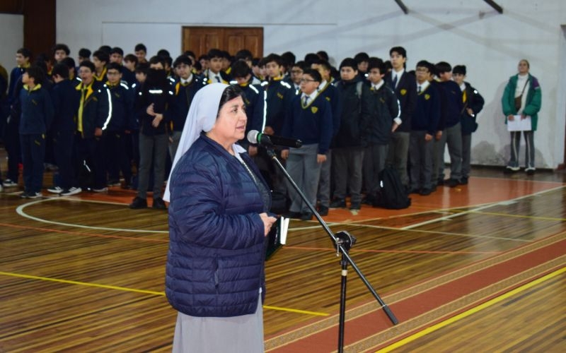 Hijas de Mar&iacute;a Auxiliadora saludan a estudiantes en Buenos D&iacute;as en v&iacute;speras de nuestro 120&deg; Aniversario