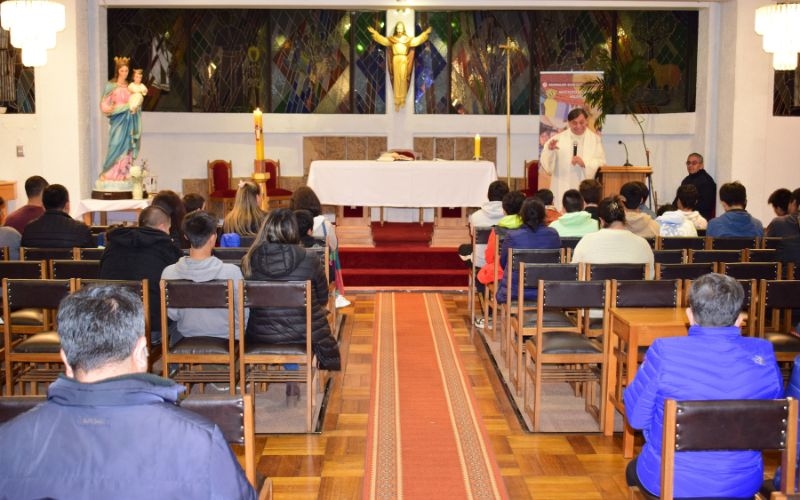 Celebramos el Domingo de la Divina Misericordia junto al 8&deg; b&aacute;sico A