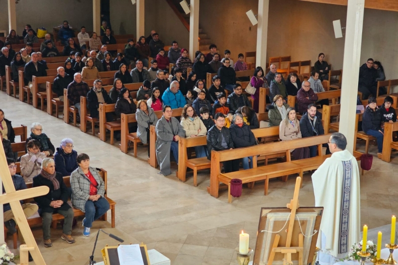Eucaristía 8° y 4° medios en Catedral