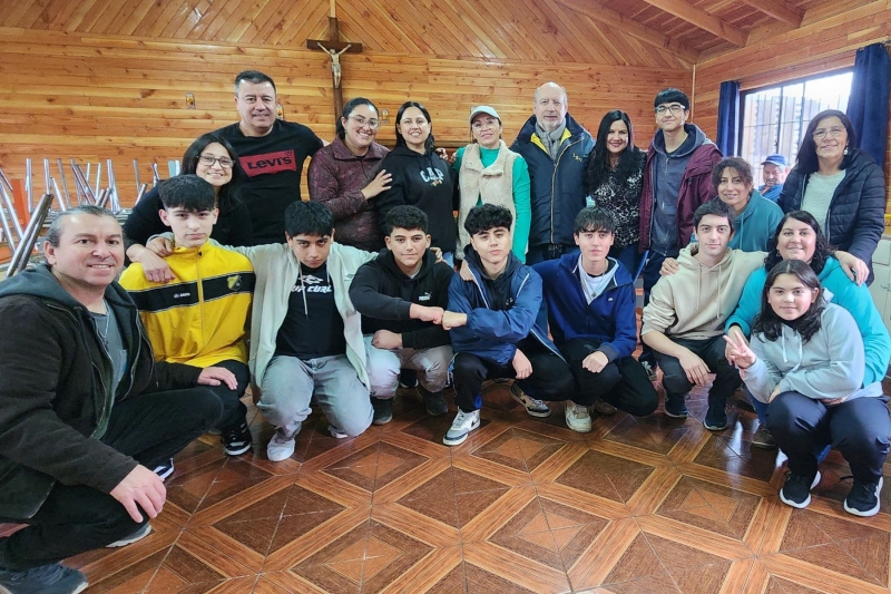 3° medio B atiende Comedor Solidario