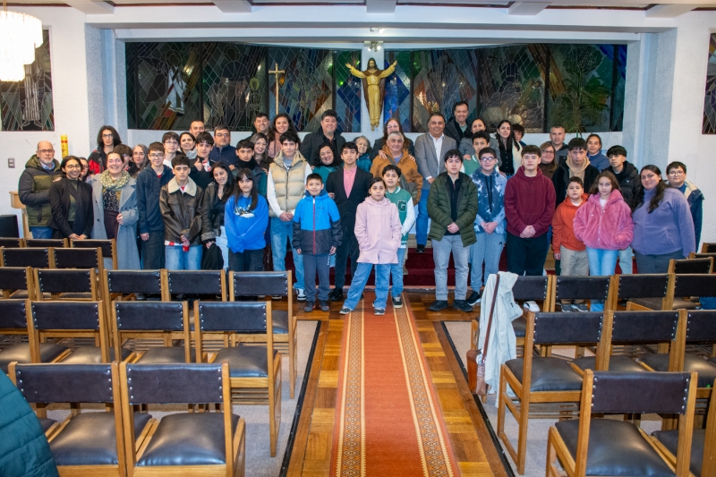 1° medios celebran conjuntamente la Eucaristía en nuestro Instituto