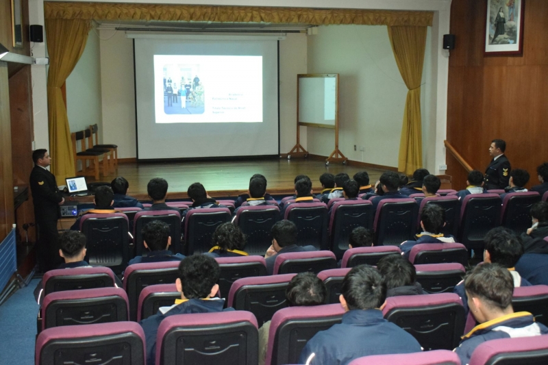 Charla Informativa sobre la Armada de Chile para 4° Medios