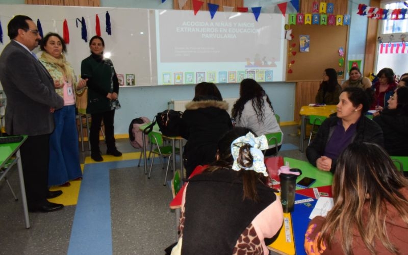 Educadoras de Párvulos se reúnen en el ISV para adecuar su labor con niños y niñas extranjeros