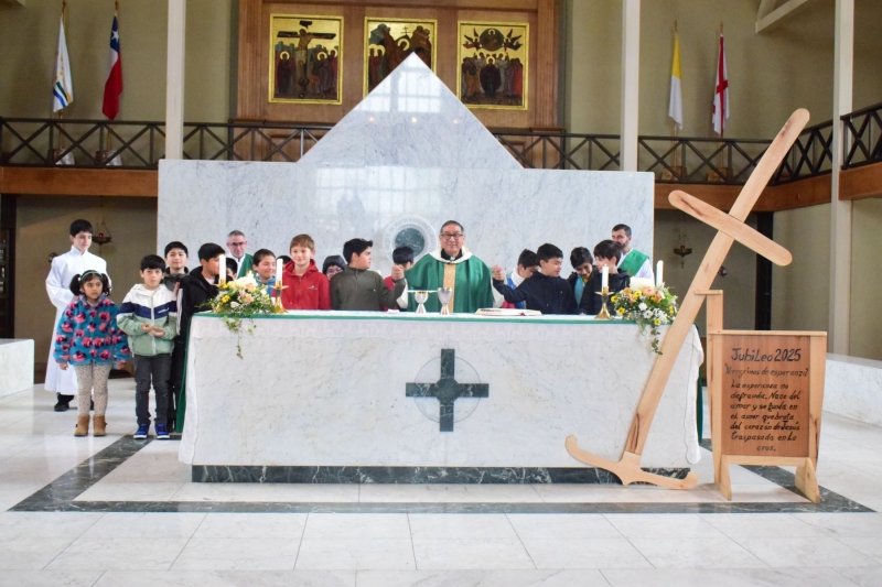 4° y 5° básicos celebran la Eucaristía en la Catedral