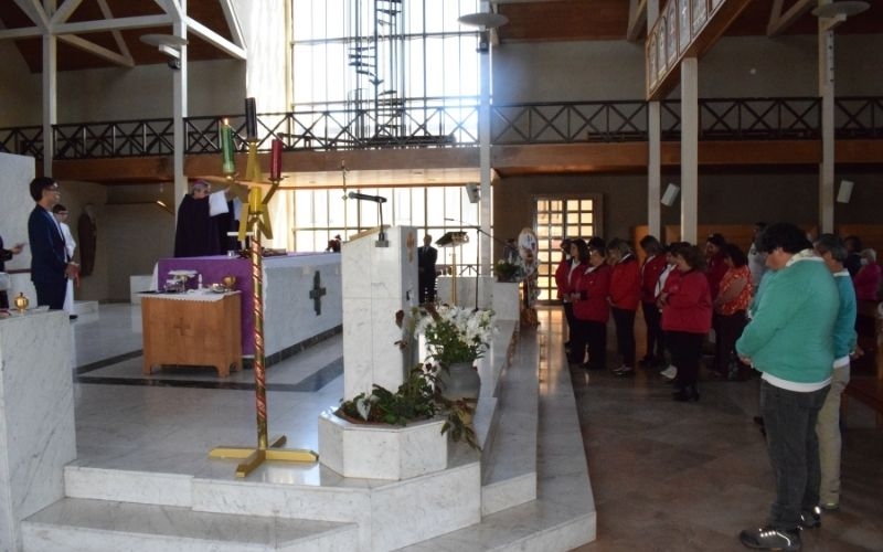 Comunidades de EME y EPE participan de la última misa del año en Iglesia Catedral de Valdivia