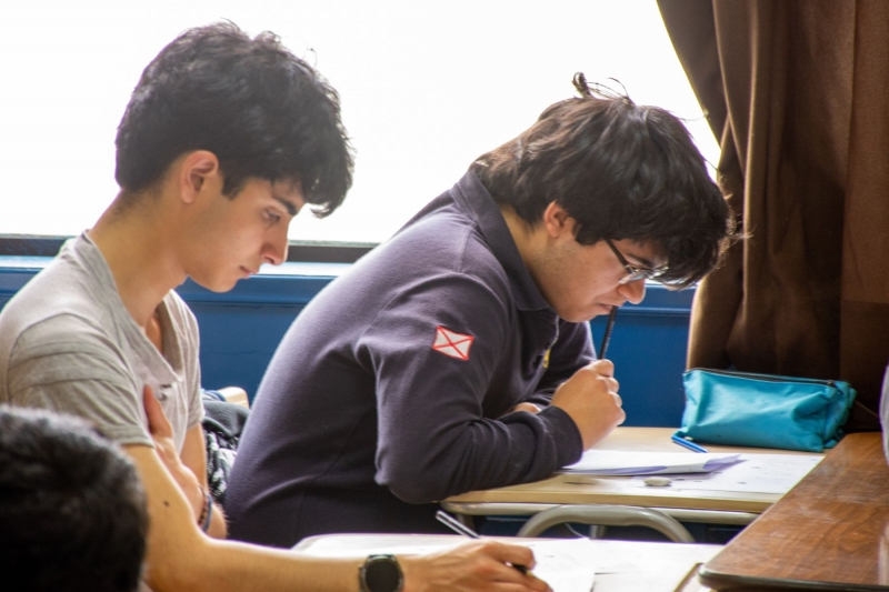 4° medios realizan su último ensayo PAES como estudiantes del ISV